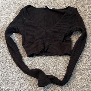 Emory Park Black V-Neck Ribbed Crop Top